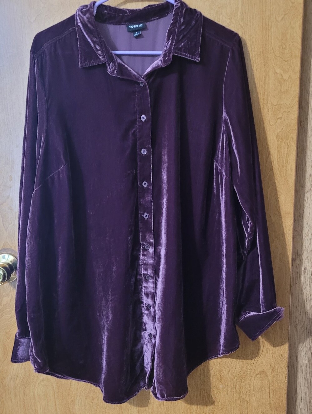Torrid Purple Velvet Button Front 1X Long Sleeve Collared Blouse